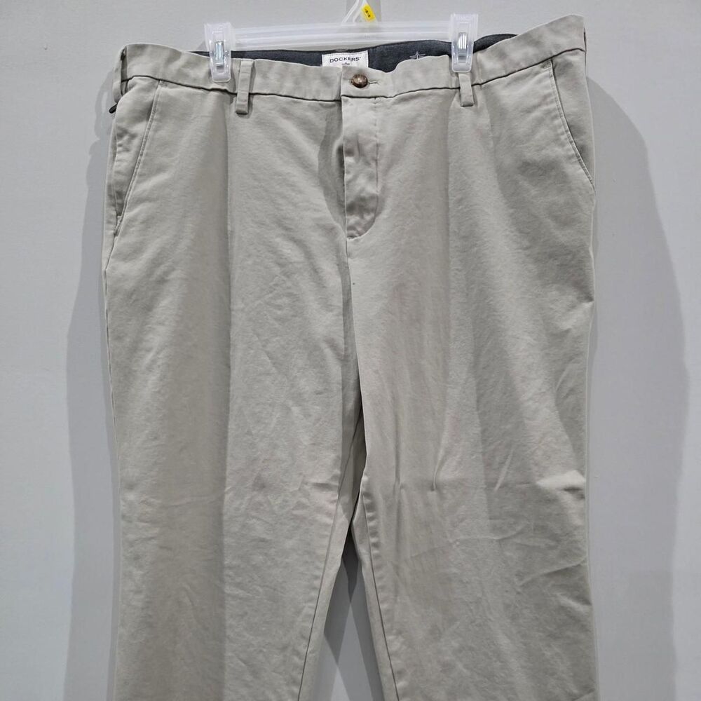 Dickies Men's Cream and Tan Trousers